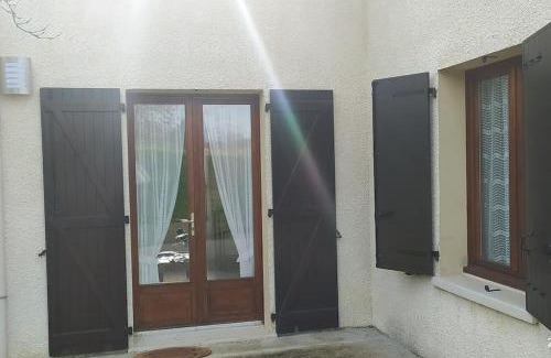 Couze-et-Saint-Front House | Chambre lit double, Salon, cuisine, jardin