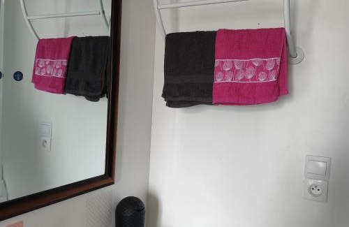Formigny Apartment | Chambre pour 2 personnes à Formigny RDC