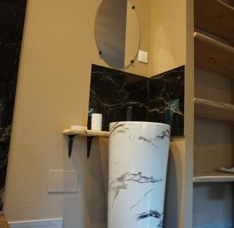 Grans House | Chambre privée avec baignoire double
