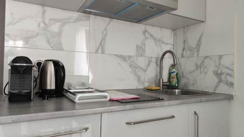 Bondy House | Chambre privée pour 4 personnes en banlieue parisienne à Bondy