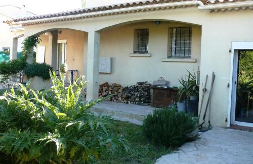 Lattes Bed & Breakfast | Chambre privee dans villa avec piscine en Petite Camargue