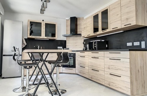 La Victoire - Les Marechaux House | Chambre Rêve - SDB WC Privatif - Entrée autonome - Grande TV NETFLIX