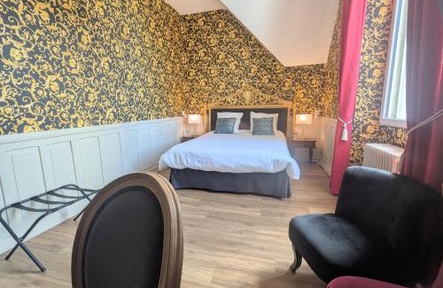 Cluis Bed & Breakfast | Chambre Royale au Château de la Rose avec Parking Privé - FR-1-591-766