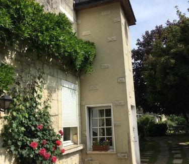 Avoine Bed & Breakfast | chambre sur jardin entre Fontevraud et RignyUssé