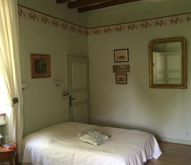 Avoine Bed & Breakfast | chambre sur jardin entre Fontevraud et RignyUssé