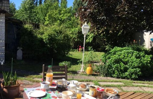 Avoine Bed & Breakfast | chambre sur jardin entre Fontevraud et RignyUssé