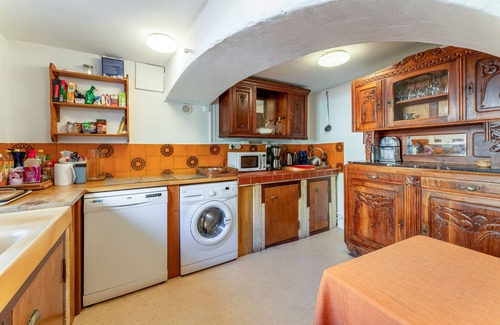 Collias Apartment | Chambre "Vieille France" avec piscine, jardin et charme provençal à Collias