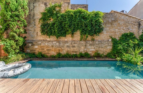 Collias Apartment | Chambre "Vieille France" avec piscine, jardin et charme provençal à Collias