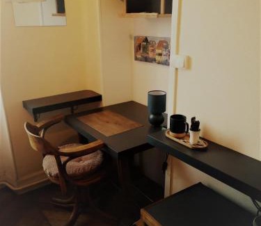 Argenton-sur-Creuse House | Chambres avec salle de bains et cuisine en centre ville Argenton sur Creuse