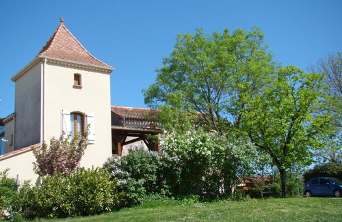 Saint-Pierre-Lafeuille Bed & Breakfast | CHAMBRES D'HOTES LES GRAVES