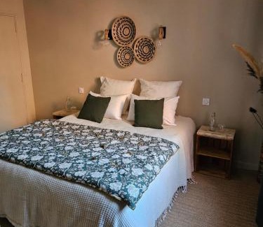 Les Hauts de Villeneuve Bed & Breakfast | Chambres d'hôtes Le Montagné