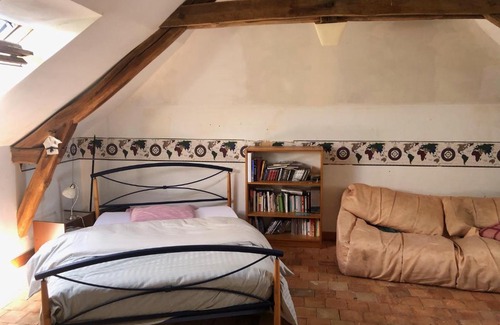 Chanzeaux Bed & Breakfast | Chambres d'Hôtes - Ancienne Ecole St Joseph
