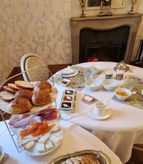 Stotzheim Bed & Breakfast | Chambres d'hôtes Château De Grunstein