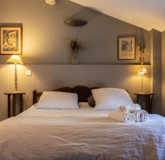Saint-Genis Bed & Breakfast | Chambres d hôtes du Castell de Blés