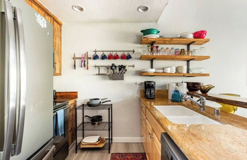 Mammoth Lakes House | Chamonix #91 updated condo-sunny pool, large game room