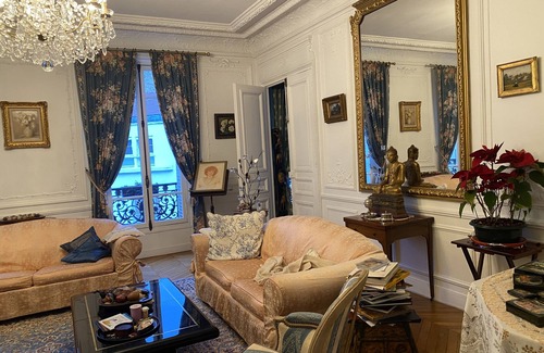 Faubourg-du-Roule Apartment | Champs Élysées