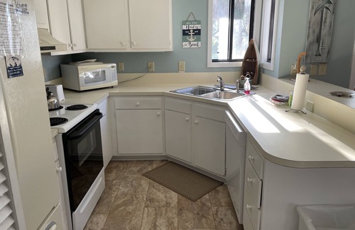 Oak Grove Villa | Change your attitude at Changes in Latitude on Edisto Island, And just get away.