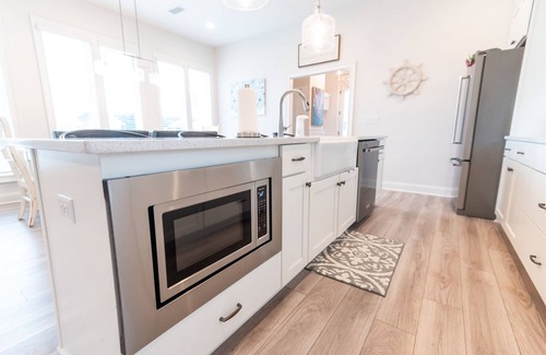 Dadeville House | Changes in Latitude | 4 Bed, 3 Bath
