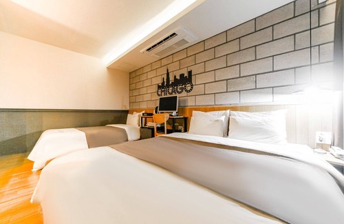 Changwon Hotel | Changwon Myeongseodong Chicago