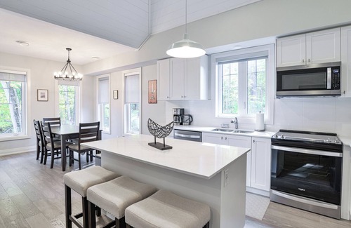 Minett House | Channel Cottage (#35)