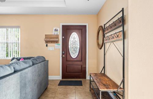Tampa House | Channel Side,Down Town Tampa ,Ybor Palmetto Beach with pickle ball court
