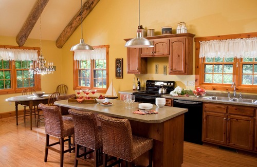 Sturgeon Bay Bed & Breakfast | Chanticleer Cabins