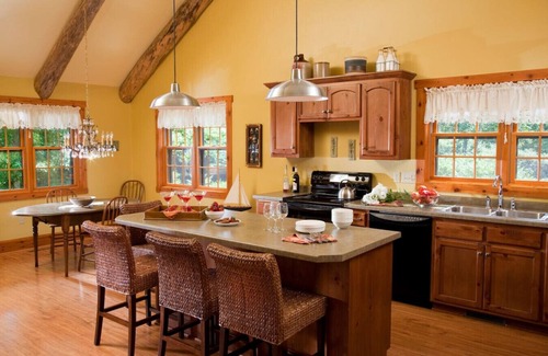 Sturgeon Bay Cabin | Chanticleer Cabins Evergreen Cabin