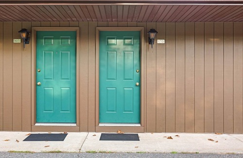 Eagle River Apartment | Chanticleer Inn 57