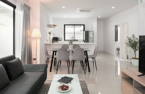 Sa Khu House | Chao Wilai Residence | Naiyang Beach | HKT Airport