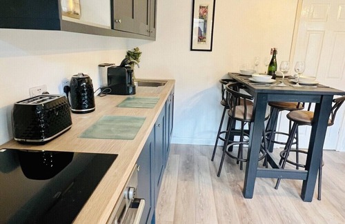 Worcester Apartment | Chapel Court - Worcester City Apt