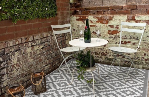 Worcester Apartment | Chapel Court - Worcester City Apt