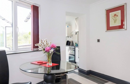 Polgooth Cottage | CHAPEL GREEN STUDIO, pet friendly, with pool in Polgooth