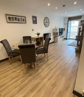 Wirksworth Apartment | Chapel row 4