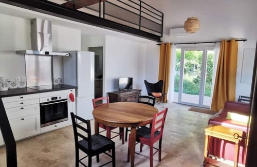 Saint-Saturnin-les-Avignon House | Charming Provencal house and garden in the heart of Saint-Saturnin-lès-Avignon