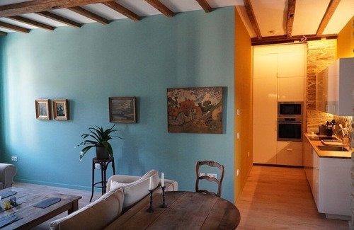 Saint-Yrieix-la-Perche Apartment | Characterful Studio in heart of Medieval Saint-Yrieix-la-Perche