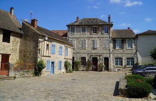 Saint-Yrieix-la-Perche Apartment | Characterful Studio in heart of Medieval Saint-Yrieix-la-Perche