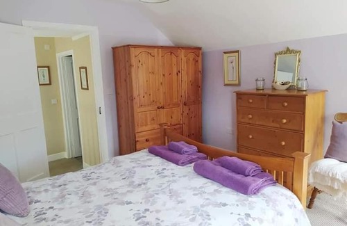 Kidwelly House | Character cottage near the coast