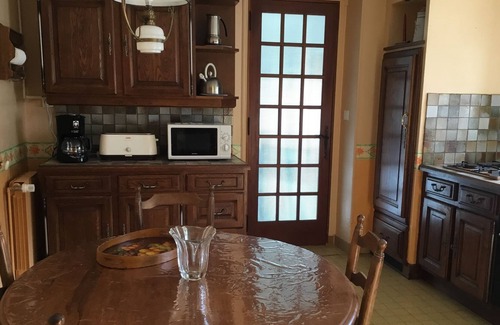 Bouilland House | Character family house in a green setting