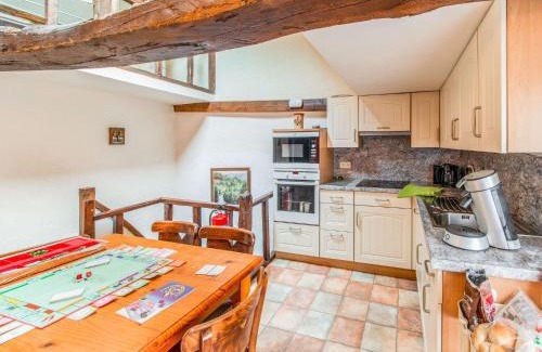 Cherain House | Characteristic holiday home in Cherain with balcony
