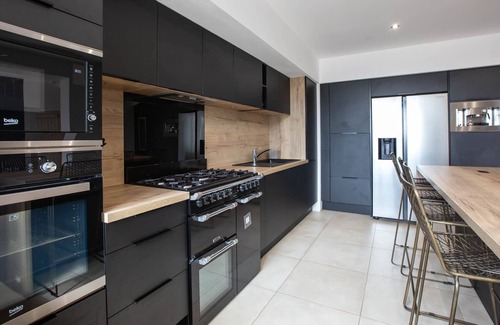 Medillac House | Charentaise and atypical farmhouse feet in the water - 15 people