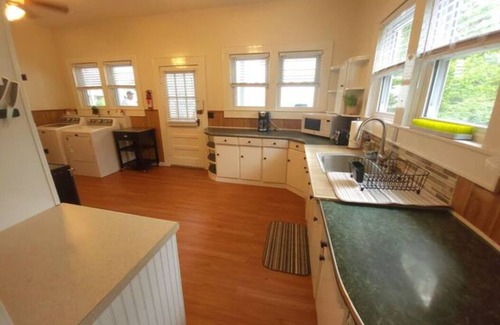 Meadow Bridge House | Charismatic 4-bedroom home on the New River