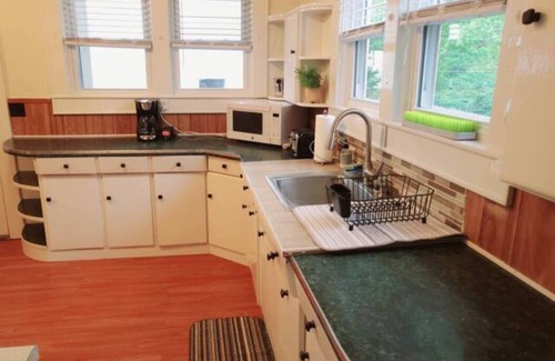 Meadow Bridge House | Charismatic 4-bedroom home on the New River