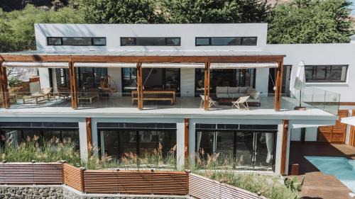 Boucan Canot Villa | Charles - magnifique villa neuve avec piscine et accès direct à la plage