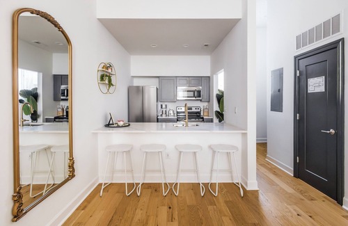 Downtown Charleston Hotel | Charleston Downtown Luxe Apt King St | 360 King