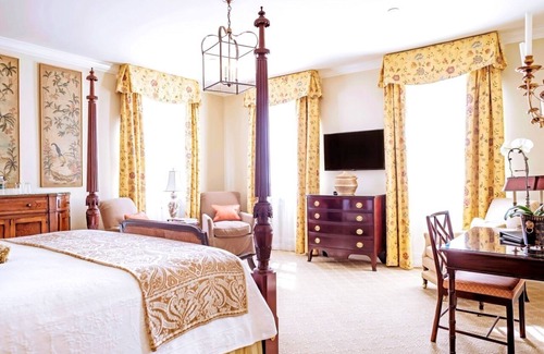 Charleston Historic District Hotel | Charleston King Charm: Planter Inn Room, Near Vibrant King Street District