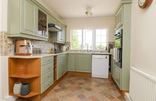 Barnstaple House | CHARLESWORTH, pet friendly, with a garden in Braunton