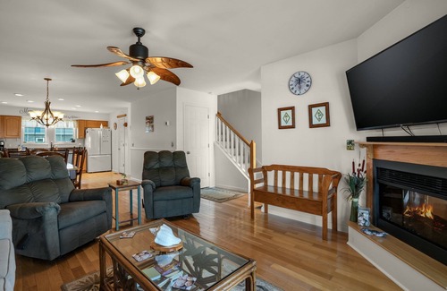 Chincoteague House | Charlie's Bayside Retreat - Pet friendly, In town!
