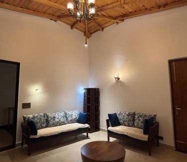 Mukteshwar House | Charlie's Little Palace