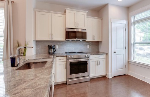 Charlotte House | Charlotte Townhome with Patio Near Spectrum Center!