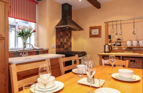 Windermere Cottage | CHARLOTTES COTTAGE, family friendly, with open fire in Windermere